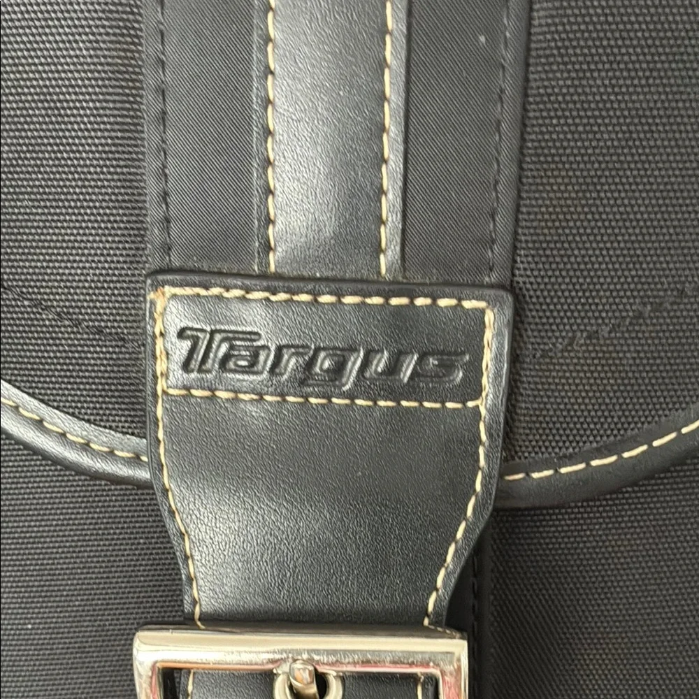 Targus Black Laptop Bag Professional Structured Design
